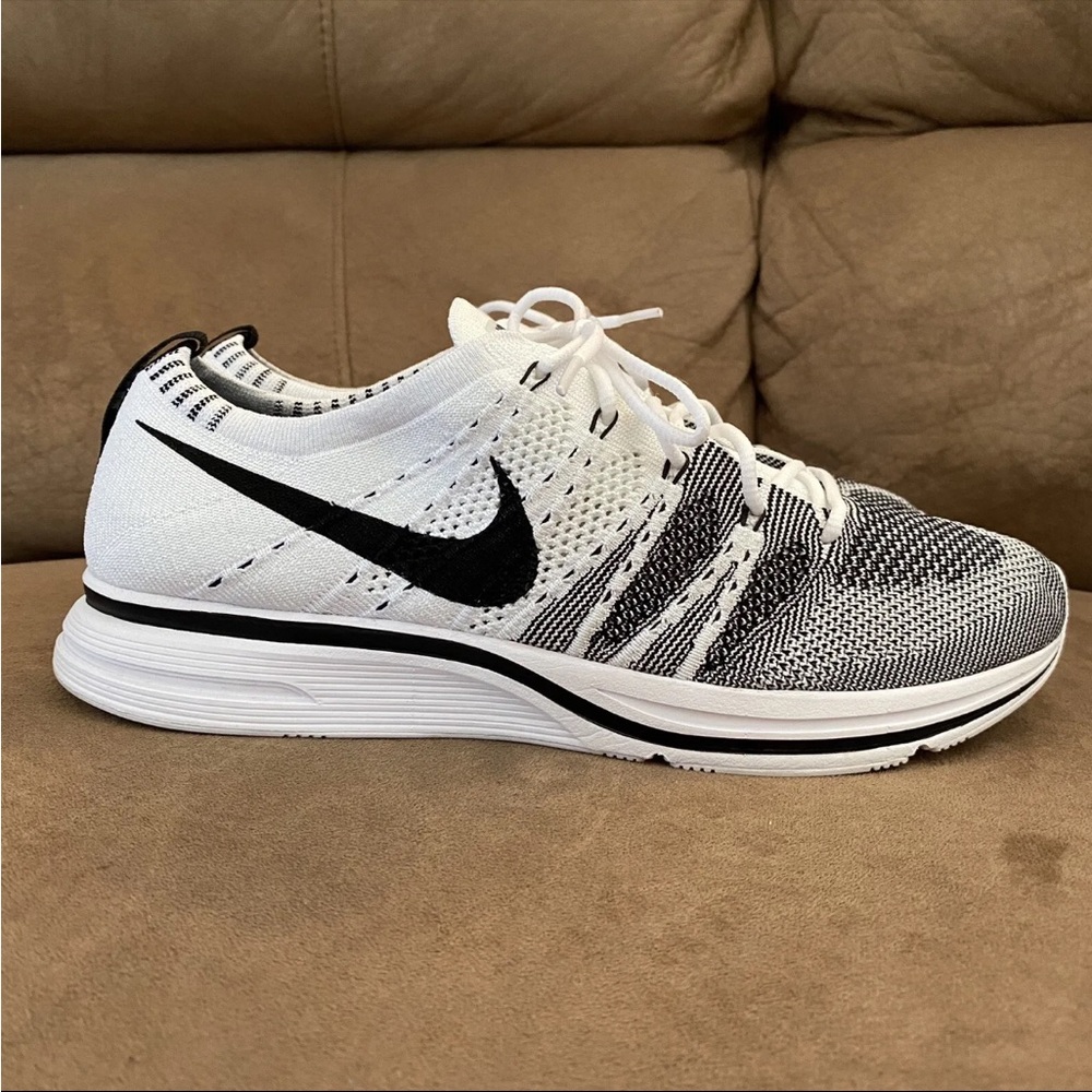 Nike Flyknit Trainer - White/Black Size 9 AH8396-100